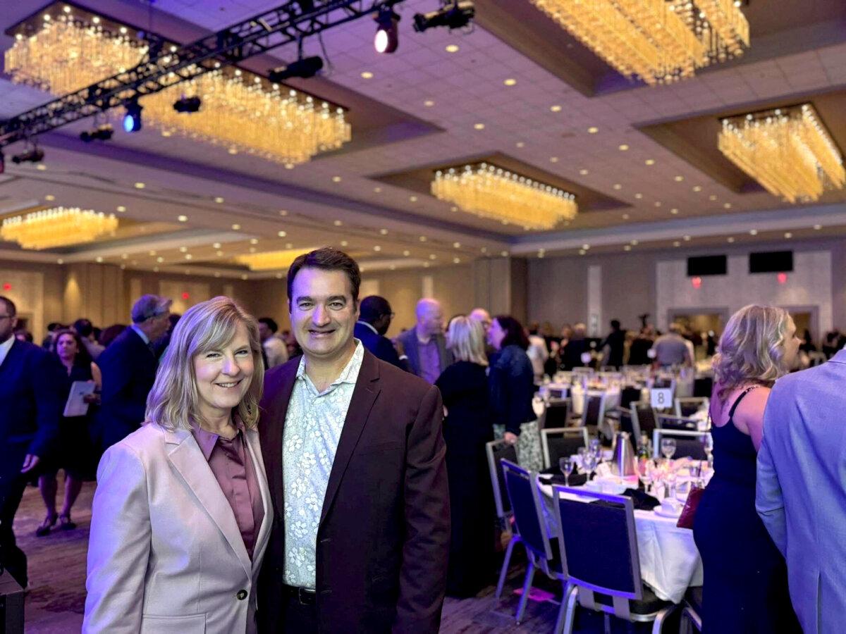 Massive Manhunt for Suspect in Shooting of 2 Minnesota Lawmakers Enters 2nd Day | USNN World News Melissa Hortman, a former assembly speaker, and her husband, Mark, pose for a photograph at the annual Humphrey-Mondale Dinner in Minneapolis on June 13, 2025. (Minnesota House DFL Caucus/Handout via Reuters)