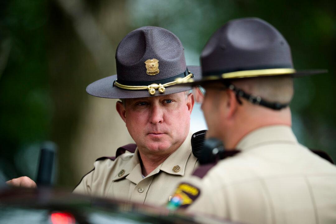 Suspect in Minnesota Shootings Visited Other Homes on Night of Rampage: Officials