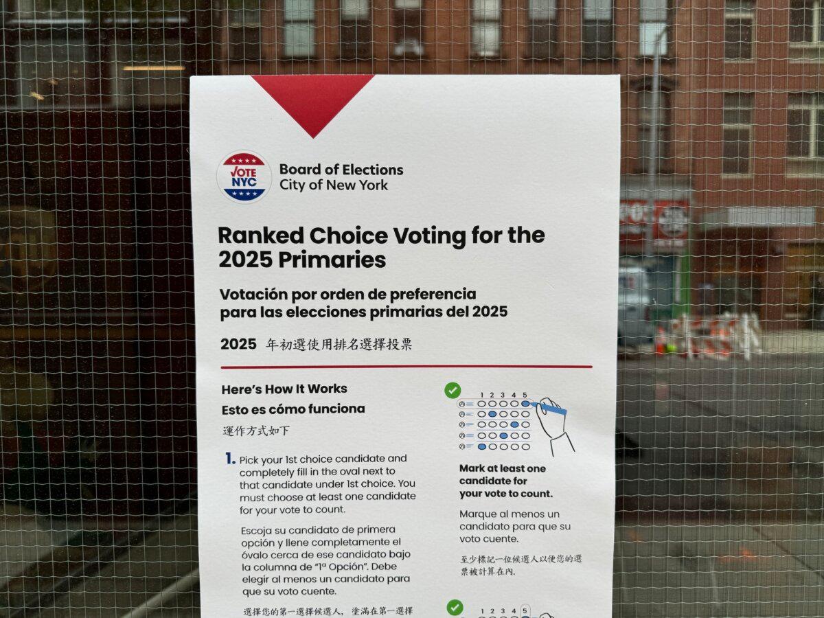 Zohran Mamdani Claims Victory in NYC’s Mayoral Democratic Primary, Cuomo Concedes | USNN World News A poster by the New York City Board of Elections outside a polling station explains the “ranked choice voting” process to voters on June 16, 2025. (Arjun Singh/The Epoch Times)