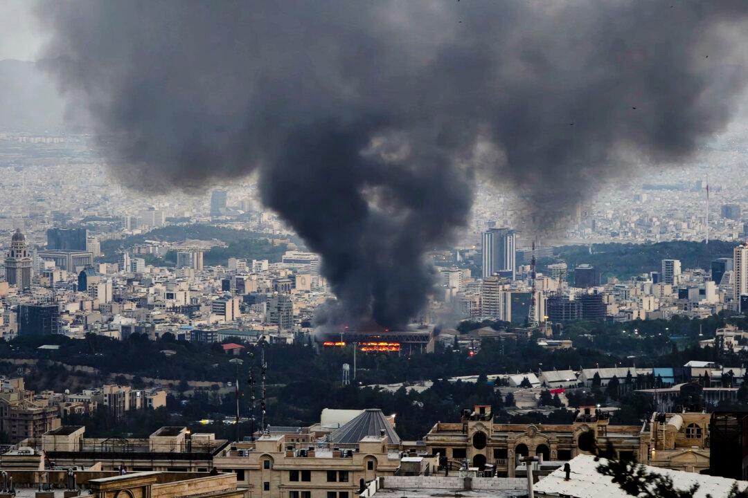 Nearly 2,000 Australians Seek Exit from Escalating Middle East Conflict