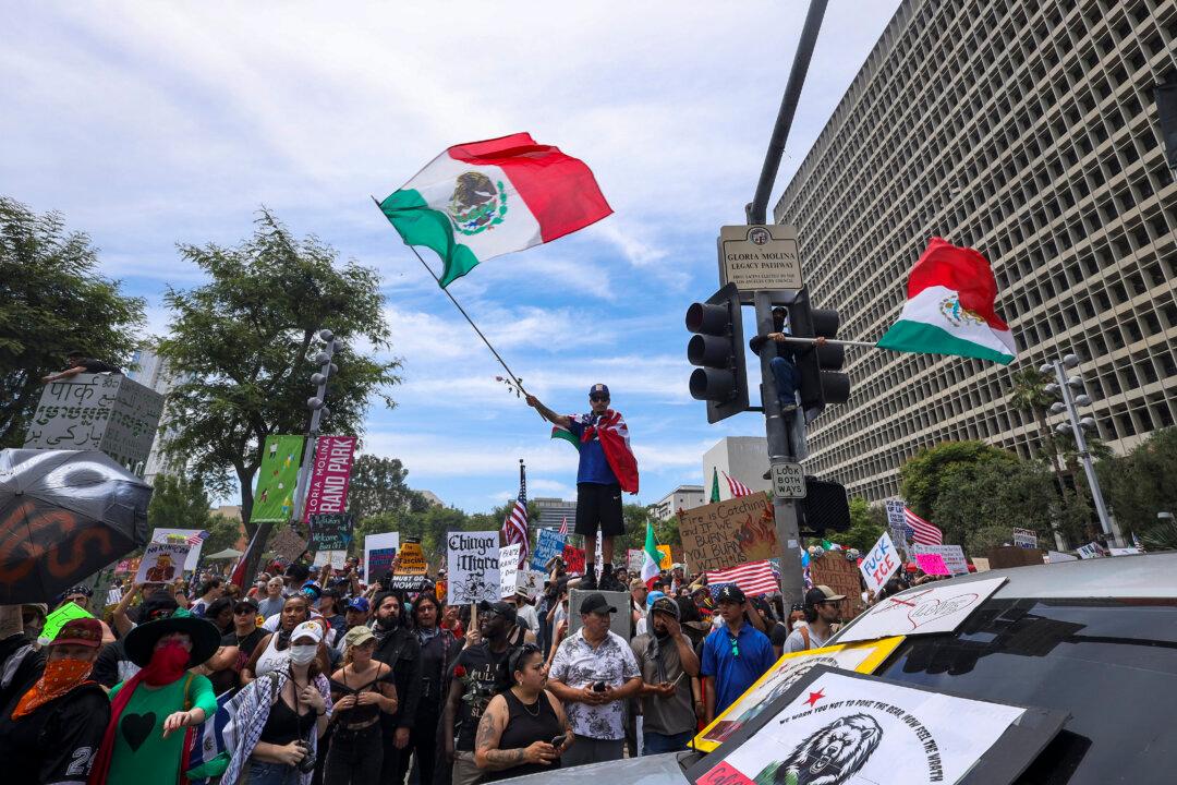 LA Mayor Lifts Downtown Curfew as Protests, Violence Decline