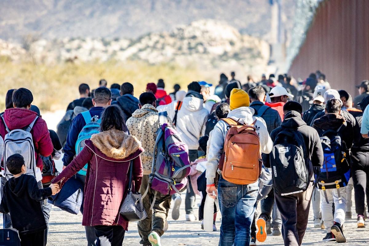 Zero Illegal Immigrants Released Into US in May: CBP thumbnail