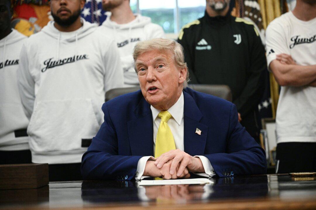 Trump Calls for Special Prosecutor to Probe 2020 Election Results