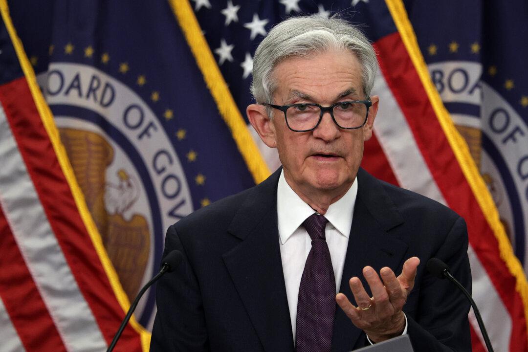 Federal Reserve Keeps Interest Rates Unchanged, Signals 2 Cuts This year