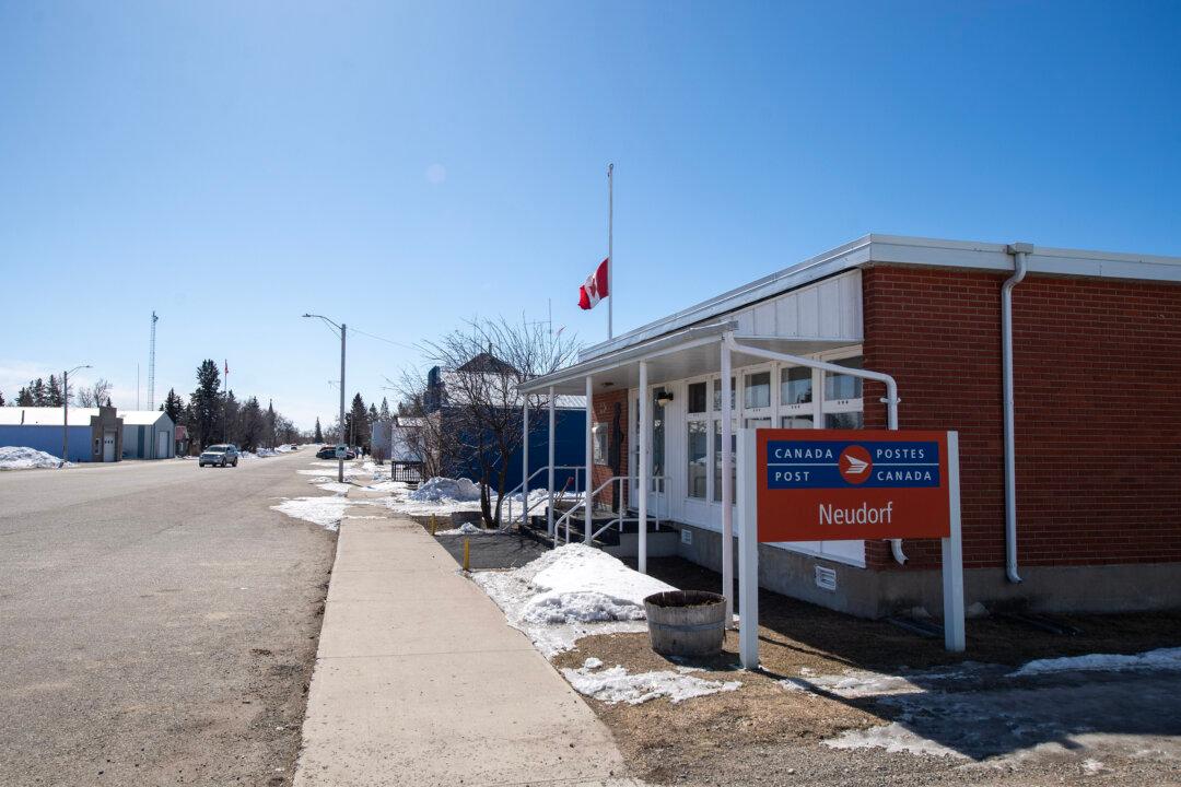 Canada Post Reaches Deal With Second-Largest Union, Negotiations Continue With CUPW