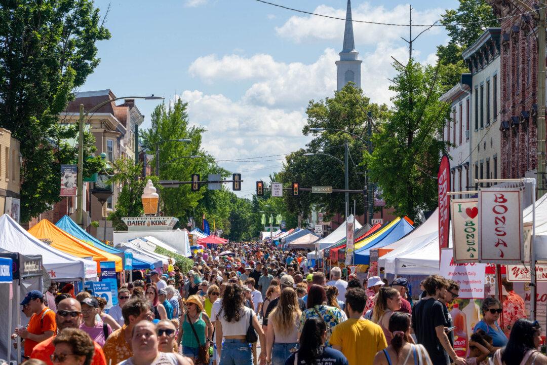 Pennsylvania’s Mechanicsburg Celebrates Jubilee Day With Vibrant Street Fair