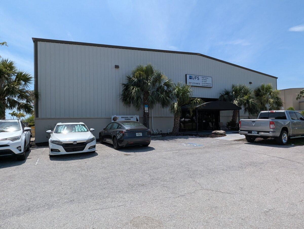 Universal Flight Training's flight school in Sarasota, Fla., on May 29, 2025. (Jacob Burg/The Epoch Times)
