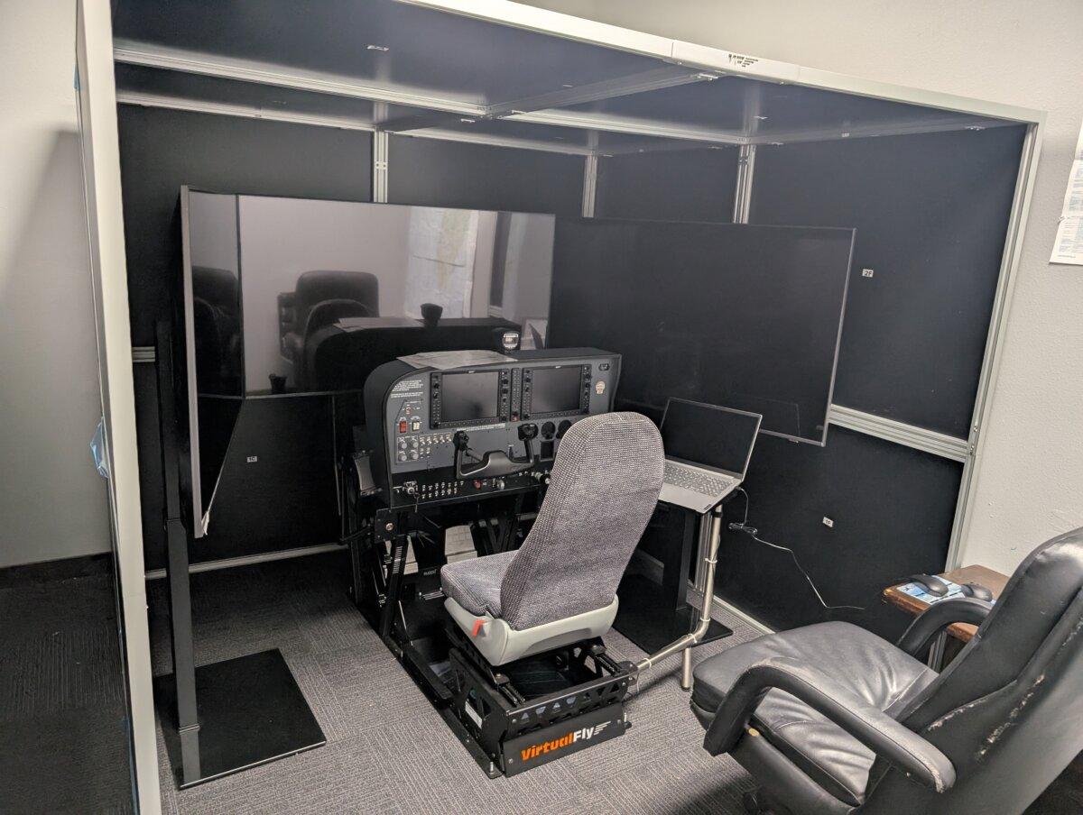 Universal Flight Training's flight simulator in Sarasota, Fla., on May 29, 2025. (Jacob Burg/The Epoch Times)