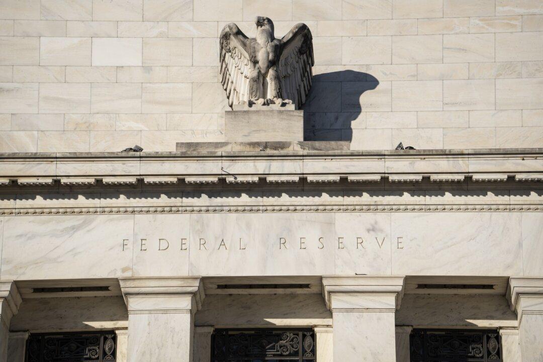 Fed’s Kugler Urges Holding Interest Rates Steady Amid Tariff-Driven Inflation Risks