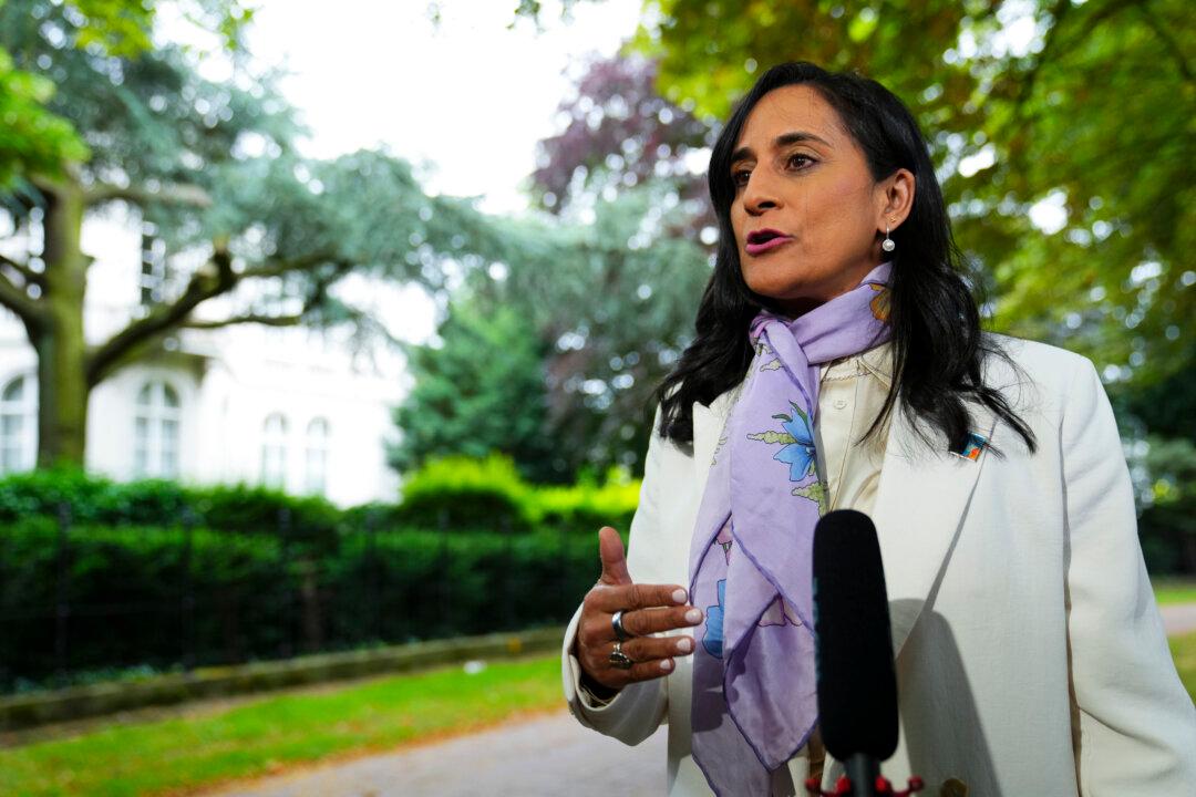 More Than 100 People on Canadian Chartered Flight Leaving Middle East Tonight: Anand