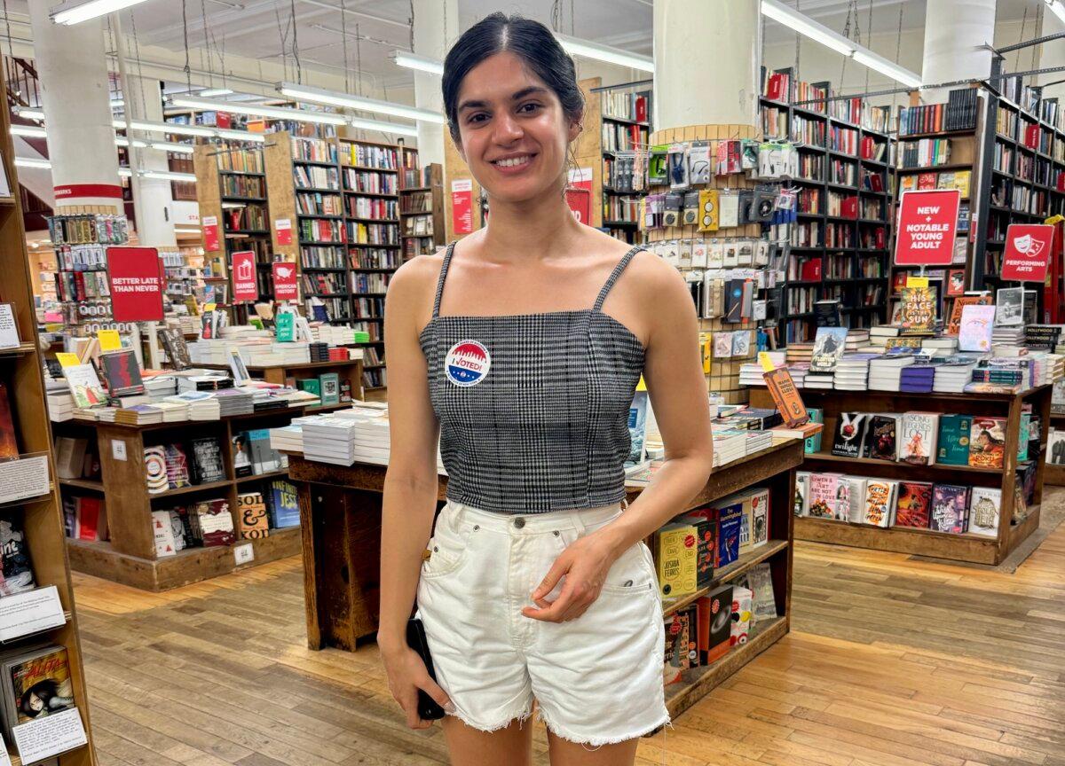 Zohran Mamdani Claims Victory in NYC’s Mayoral Democratic Primary, Cuomo Concedes | USNN World News Nikita Jain, an engineer from Brooklyn, wears her "I Voted" sticker at The Strand bookstore after casting her ballot in the New York Mayoral Primary Election on June 24, 2025. (Arjun Singh/The Epoch Times)