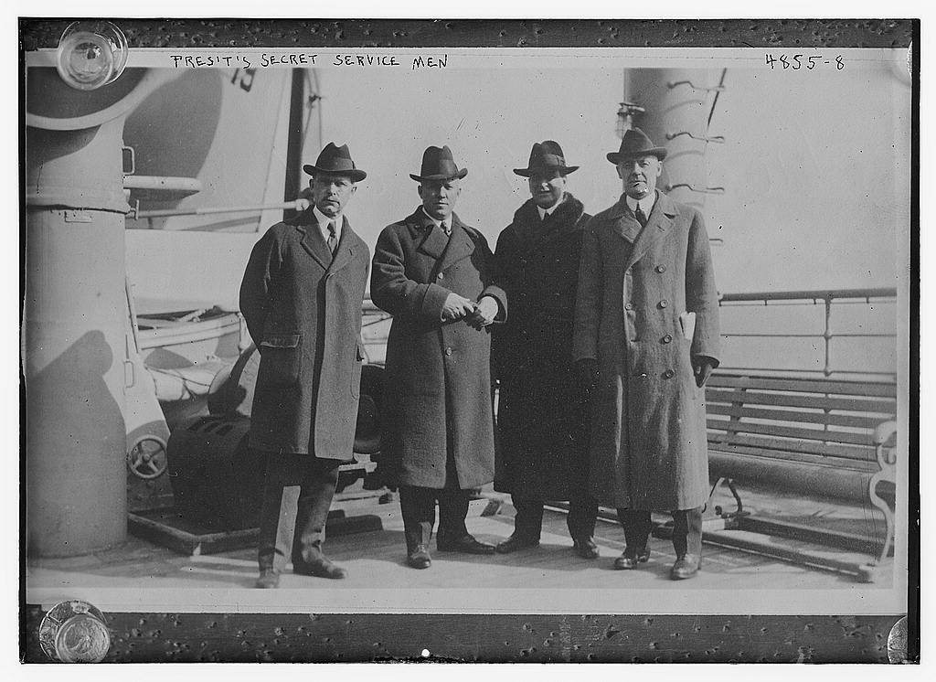 Glass negative of the "Pres't's Secret Service Men," circa 1915. Library of Congress. (Public Domain)