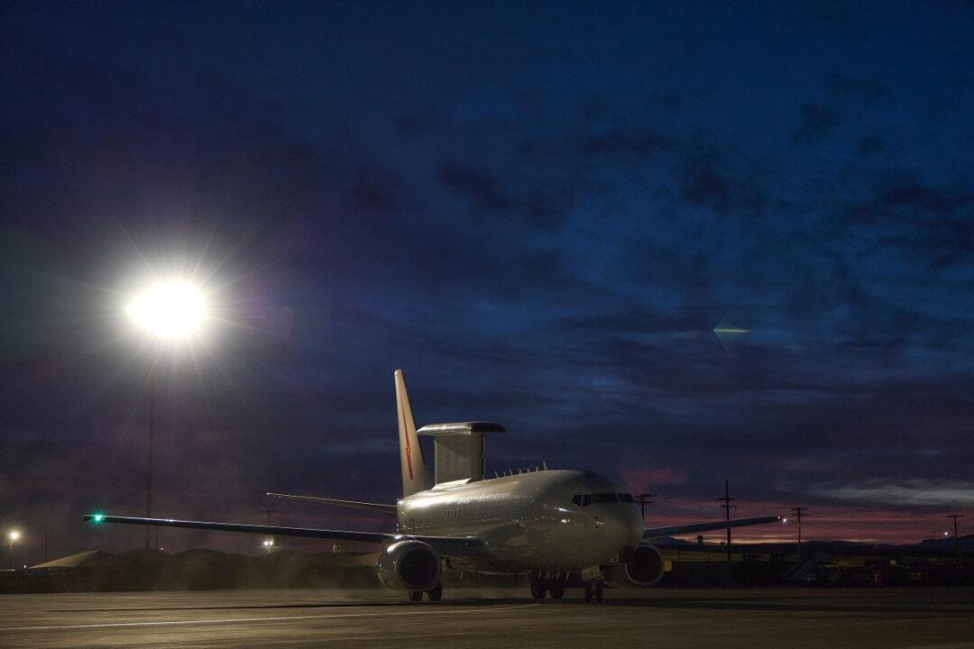 Australia Sends Defence Aircraft, 100 Personnel to Ukraine