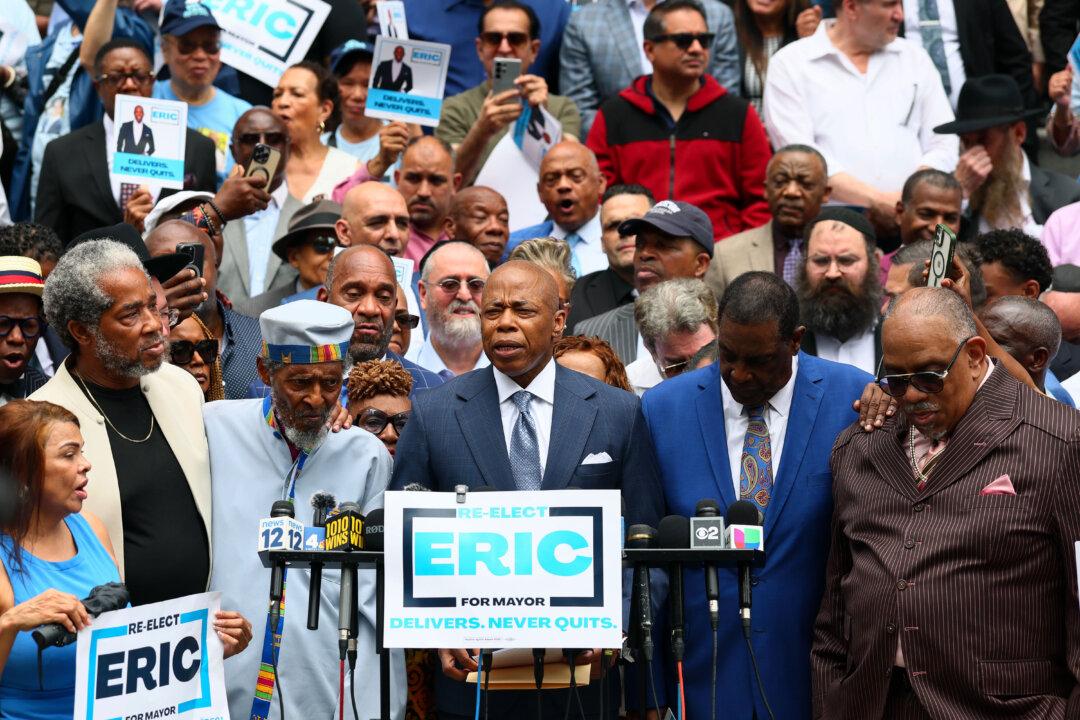 Bill Ackman Backs Adams for New York Mayor