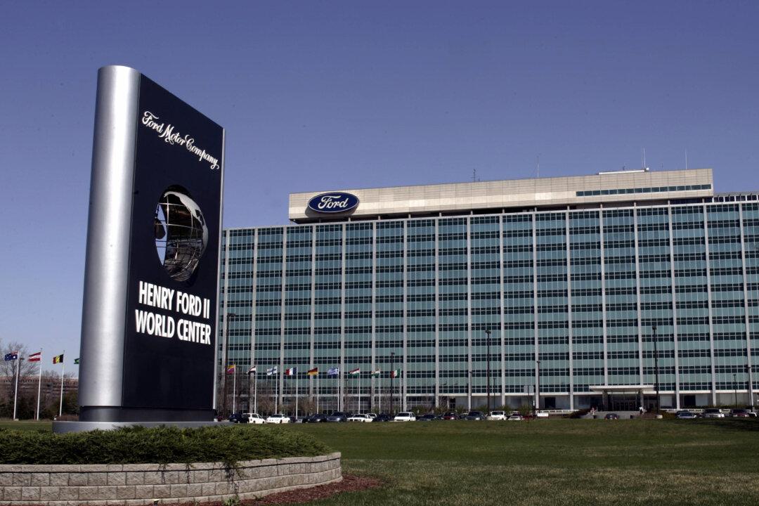 Ford Asks Salaried Workers to Return to Office, 4 Days a Week by September