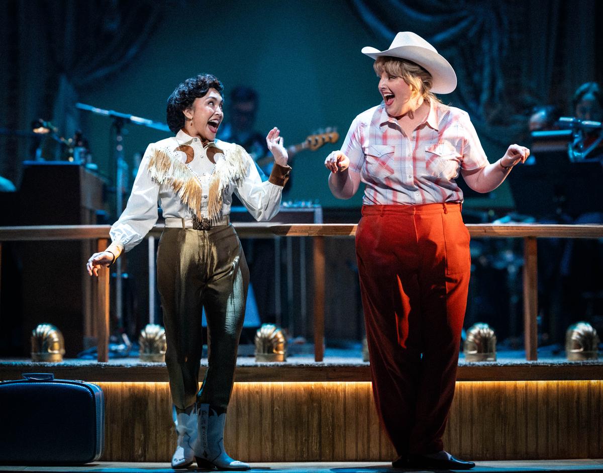 (L–R) Aja Alcazar and Bri Sudia in "Always ... Patsy Cline." (Justin Barbin Photography)