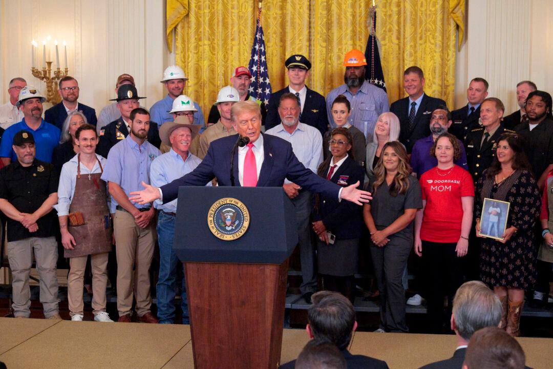 Trump Touts Tax Cuts, Immigration Measures in Megabill as Senate GOP Races to Advance Package