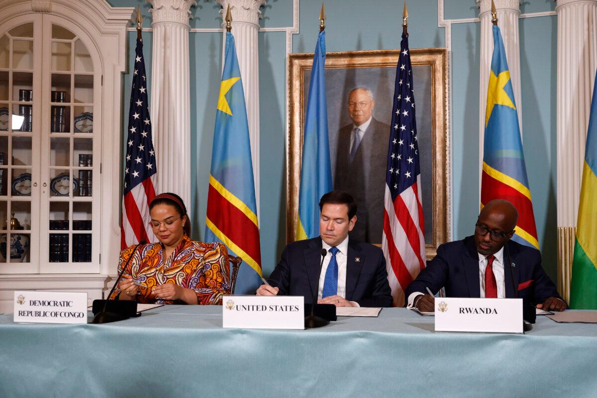 U.S. Secretary of State Marco Rubio (C), Congolese Foreign Minister Thérèse Kayikwamba Wagner (L), and Rwandan Foreign Minister Olivier Nduhungirehe participate in a Declaration of Principles signing ceremony at the State Department in Washington on April 25, 2025. (Kevin Dietsch/Getty Images)