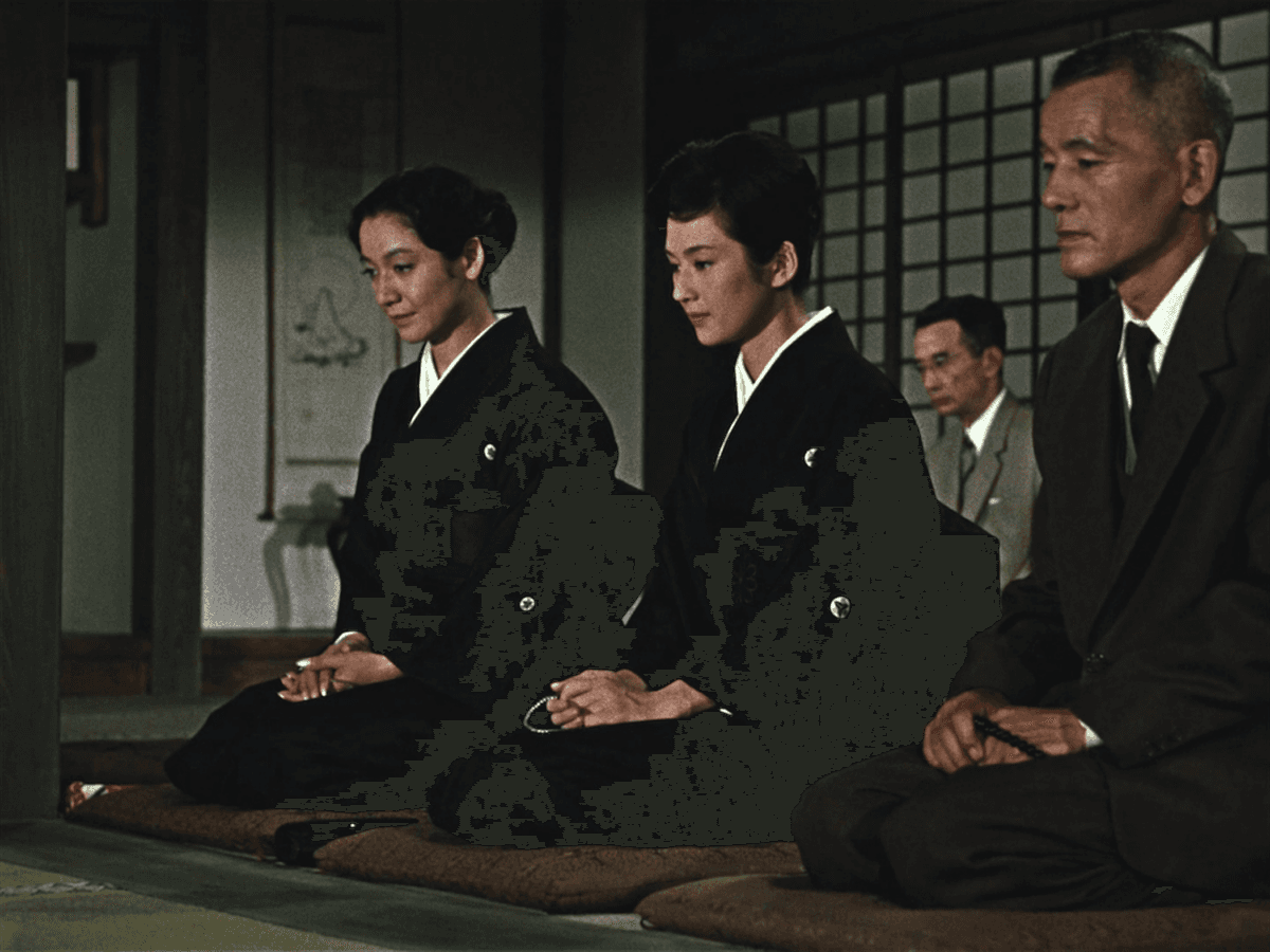 Akiko Miwa (Setsuko Hara, L) and her daughter Ayako (Yoko Tsukasa), in “Late Autumn.” (Shochiku)
