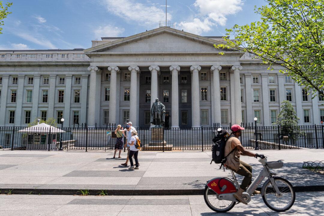 Trump Orders Chinese Company to Divest From US Business