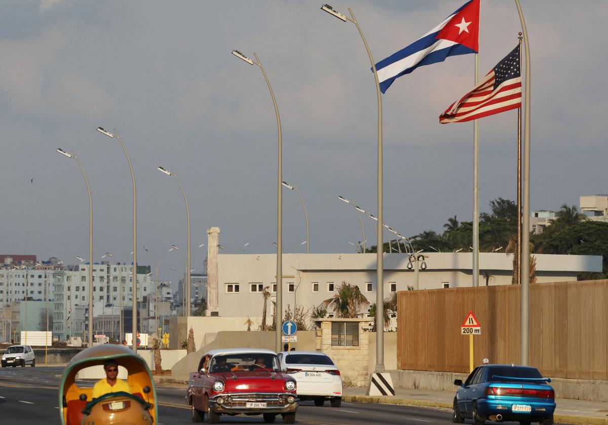 Trump Signs Memo Strengthening US Policy Toward Cuba