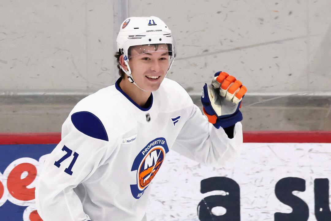 NY Islanders Bank Their Future on 17-Year-Old Top Pick Matthew Schaefer