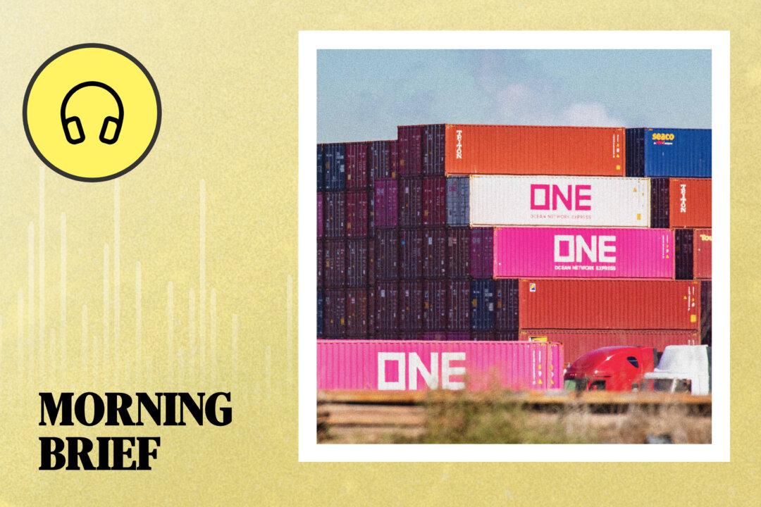 🎧 Trump Formalizes Reciprocal Tariffs on Dozens of Nations