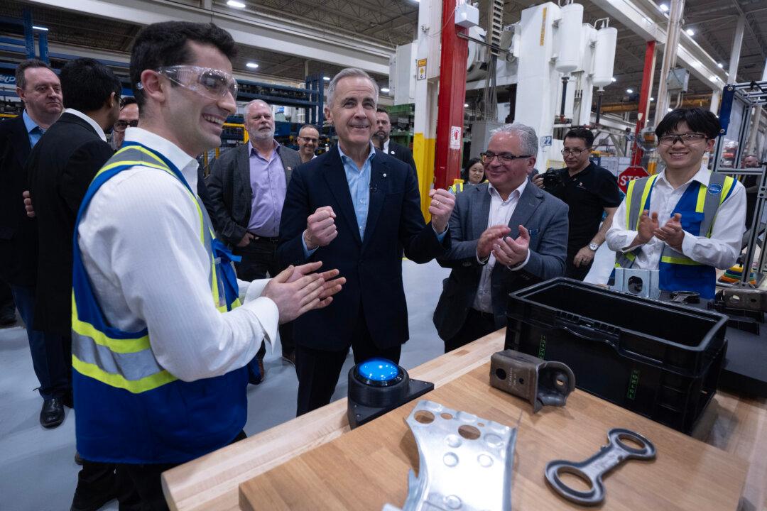 Automakers ‘Cautiously Optimistic’ on EV Mandate Changes After Meeting With Carney