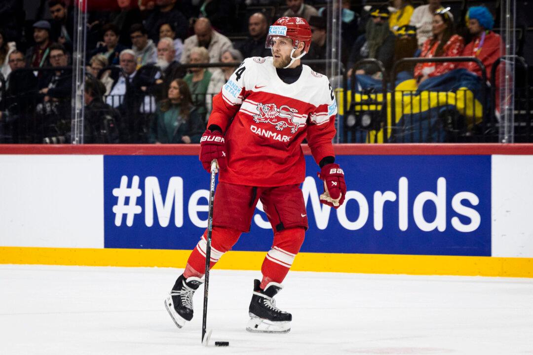 Hurricanes Land Last Big-Name Free Agent in Nik Ehlers