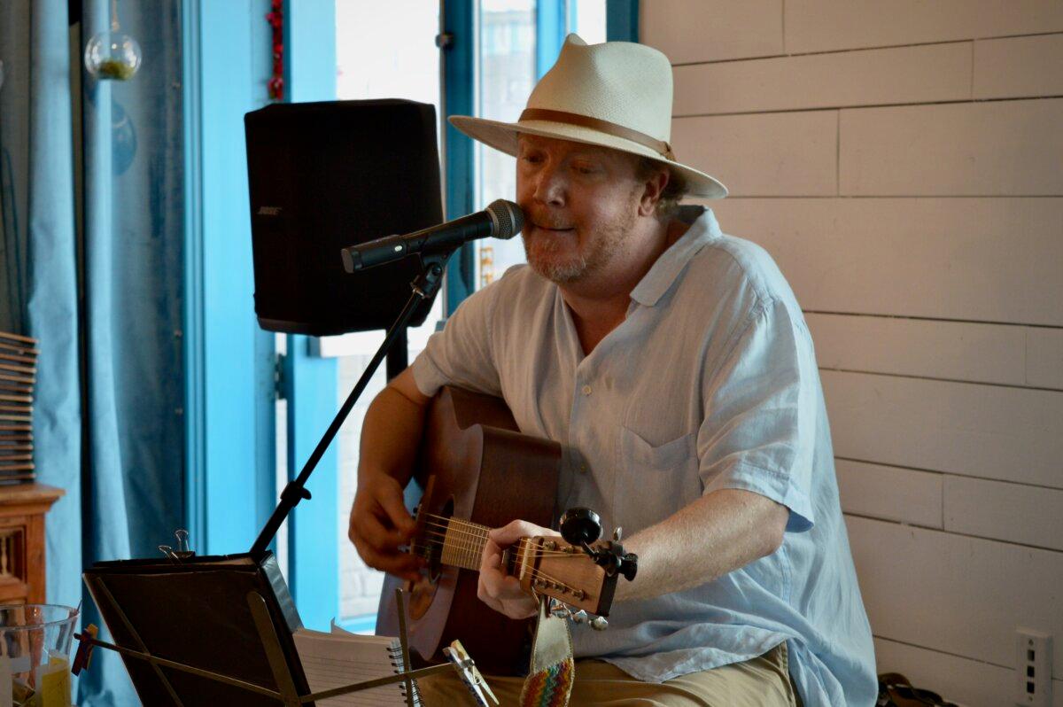 Chris Ahlman performs at the restaurant Elia in Walnut Creek, Calif., on June 28, 2025. (Keegan Billings/The Epoch Times)