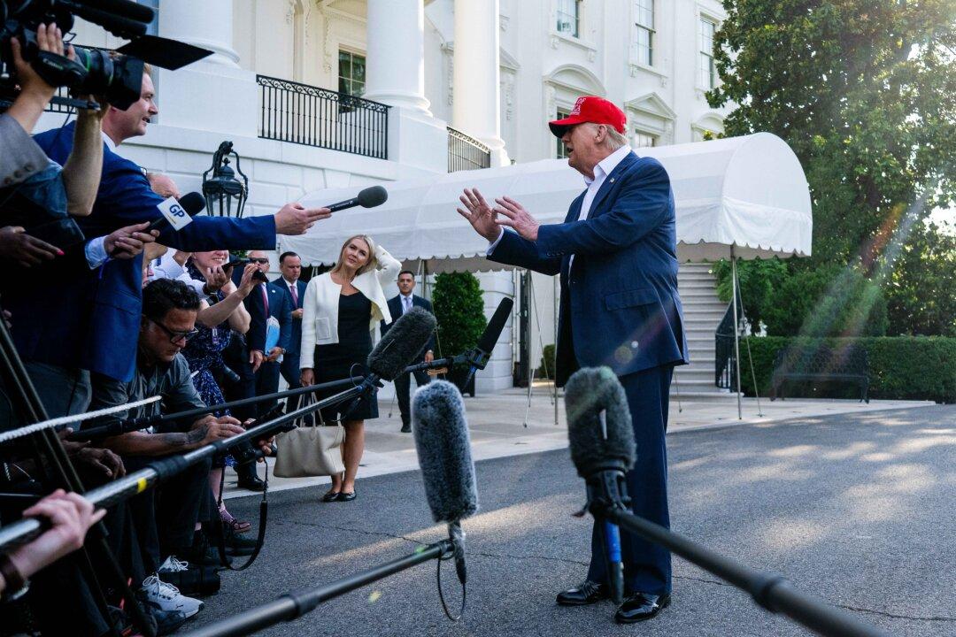 Trump Signs Tariff Letters to 12 Nations Ahead of Looming Deadline
