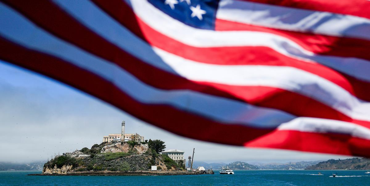 America in Photos: Floods in Texas, the Original Alcatraz, and Independence Day Celebrations thumbnail