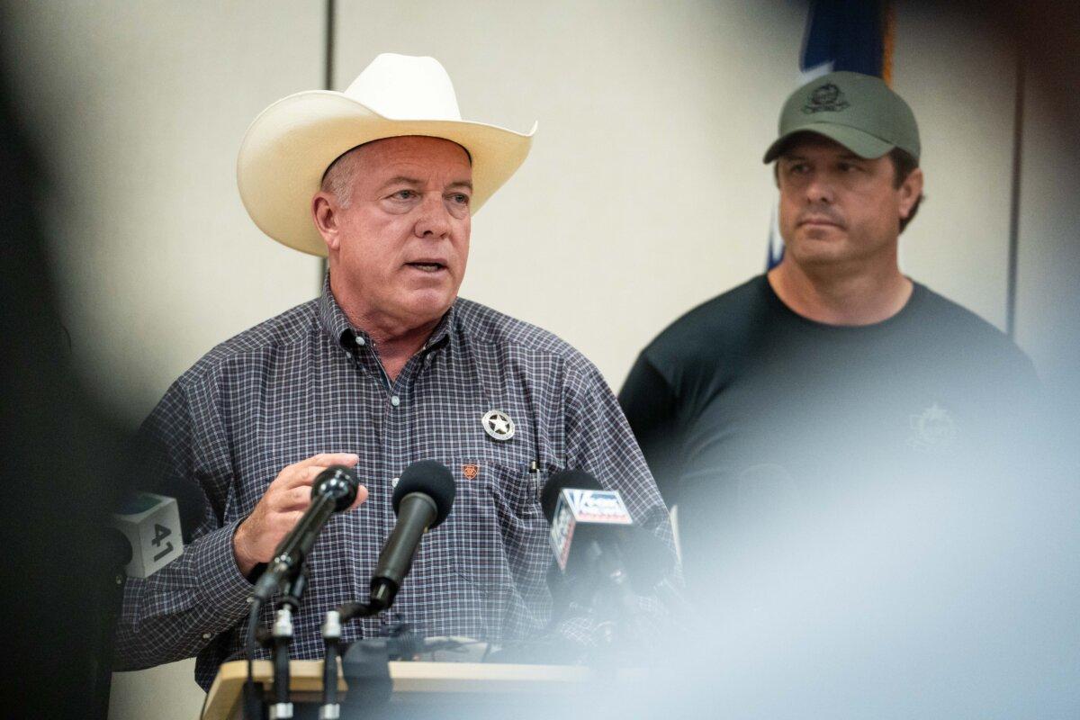 Trump Visits Central Texas, Epicenter of Catastrophic Flood That Killed More Than 120 3 Sheriff of Kerr County Larry Leitha speaks to reporters during a press briefing about the ongoing work on rescuing people in the aftermath of the recent flood in Kerrville, Texas, on July 9, 2025. (Madalina Kilroy/The Epoch Times)