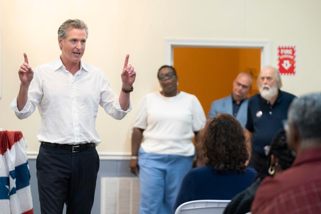 With No Clear Front-Runner, Democrats Begin Testing 2028 Presidential Waters