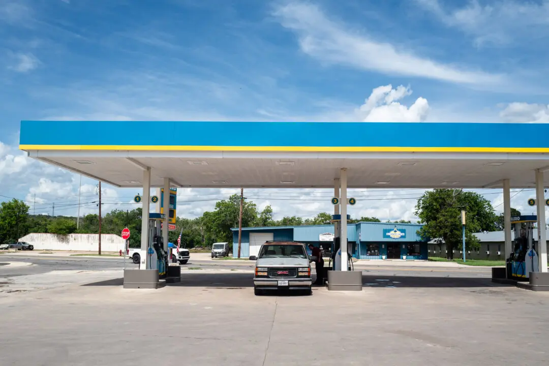 Christmas Day Gas Prices Could Hit $2.79: GasBuddy