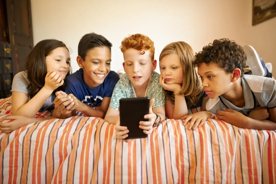 ‘Hollywood Exposed’: Former Actress Tina Griffin’s Valuable Advice for Teens and Parents