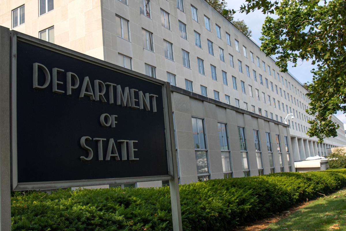 State Department to Require Applicants for Business, Tourist Visas to Post $15,000 Bond