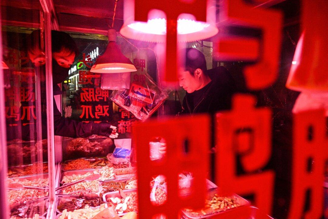 China’s Luxury Hotels Take to the Streets to Stay Afloat