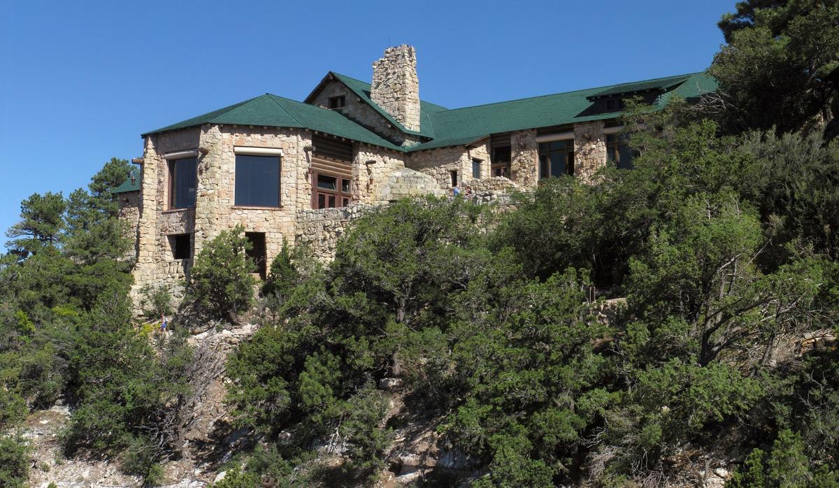Wildfire Destroys Grand Canyon Lodge, Park’s North Ridge Closed for Season