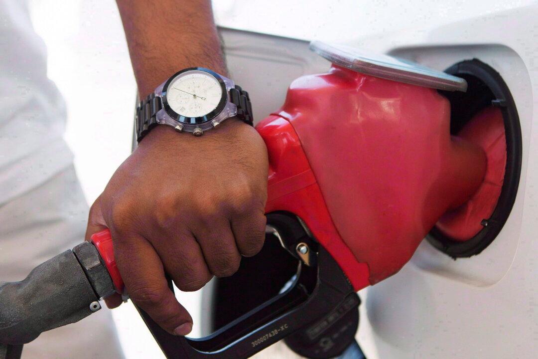 Economists Expect Annual Inflation Rate Fell in October, Driven by Lower Gas Prices