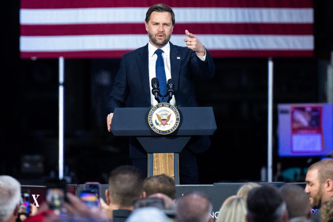 JD Vance to Meet UK Foreign Secretary as He Arrives for Holiday in England