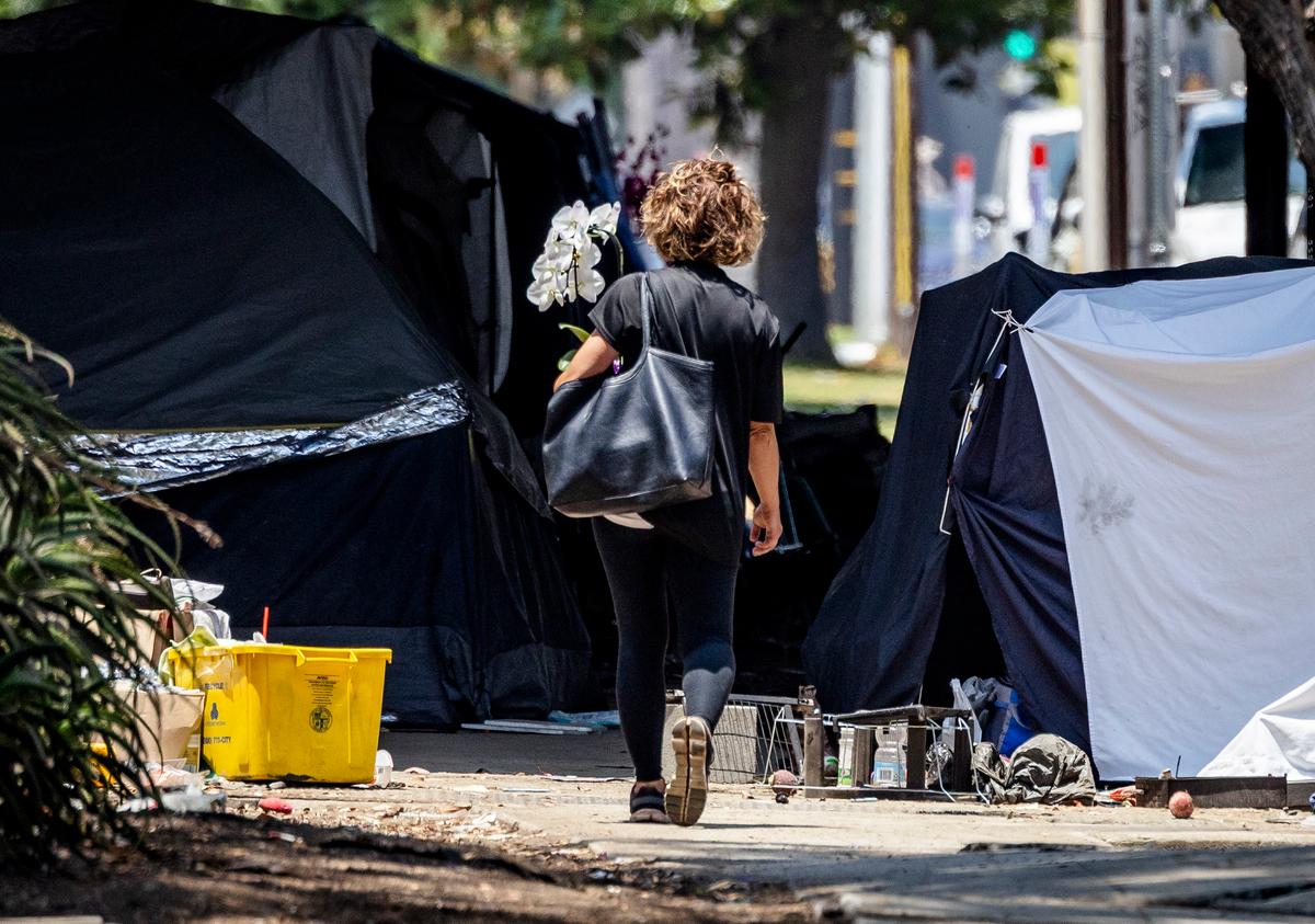 Los Angeles County’s Unsheltered Homeless Total Drops as More People Leave the Streets