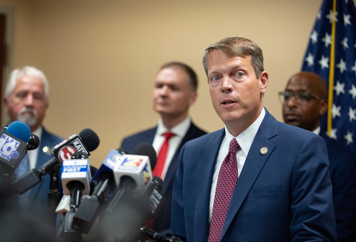 Feds Charge 3 Current or Former Louisiana Police Chiefs in Alleged Visa Fraud Scheme