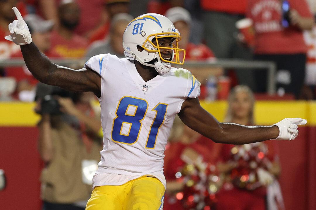 Chargers’ Mike Williams Retires After Rejoining Team