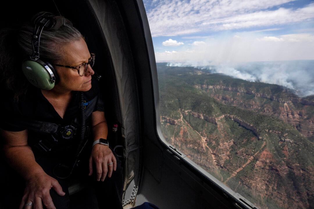 Arizona Governor Tours Wildfire Destruction Along Grand Canyon’s North Rim