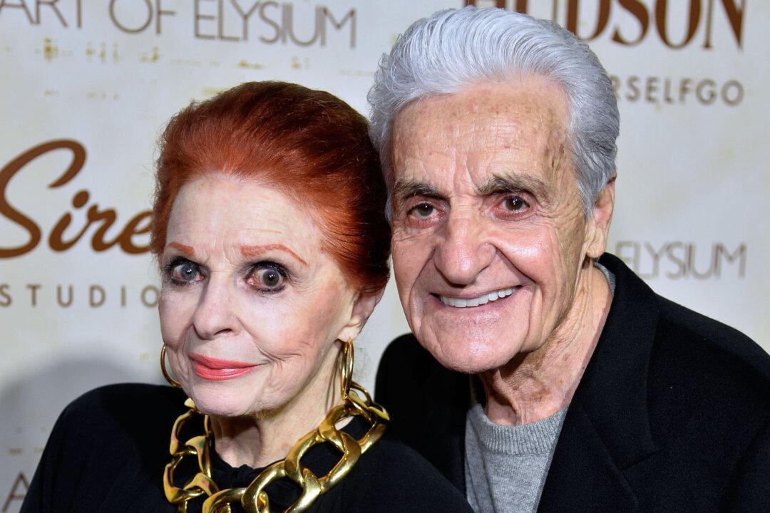 Actor Tom Troupe, Known for Roles in ‘Mission: Impossible,’ ‘Star Trek,’ Dies at 97