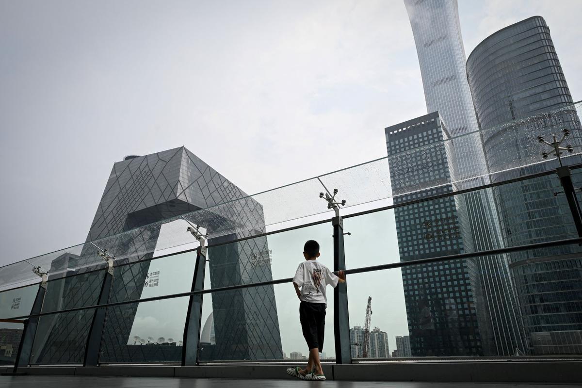 As China’s Economy Sputters, Perks Vanish for Local Officials While Security Budgets Grow