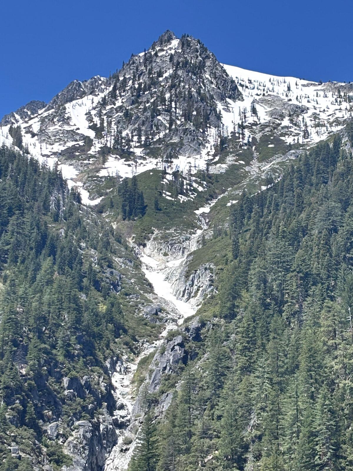 You’ll notice several jagged peaks like this one as you hike along Canyon Creek in Northern California's Trinity Alps. (Jaclyn Cosgrove/Los Angeles Times/TNS)