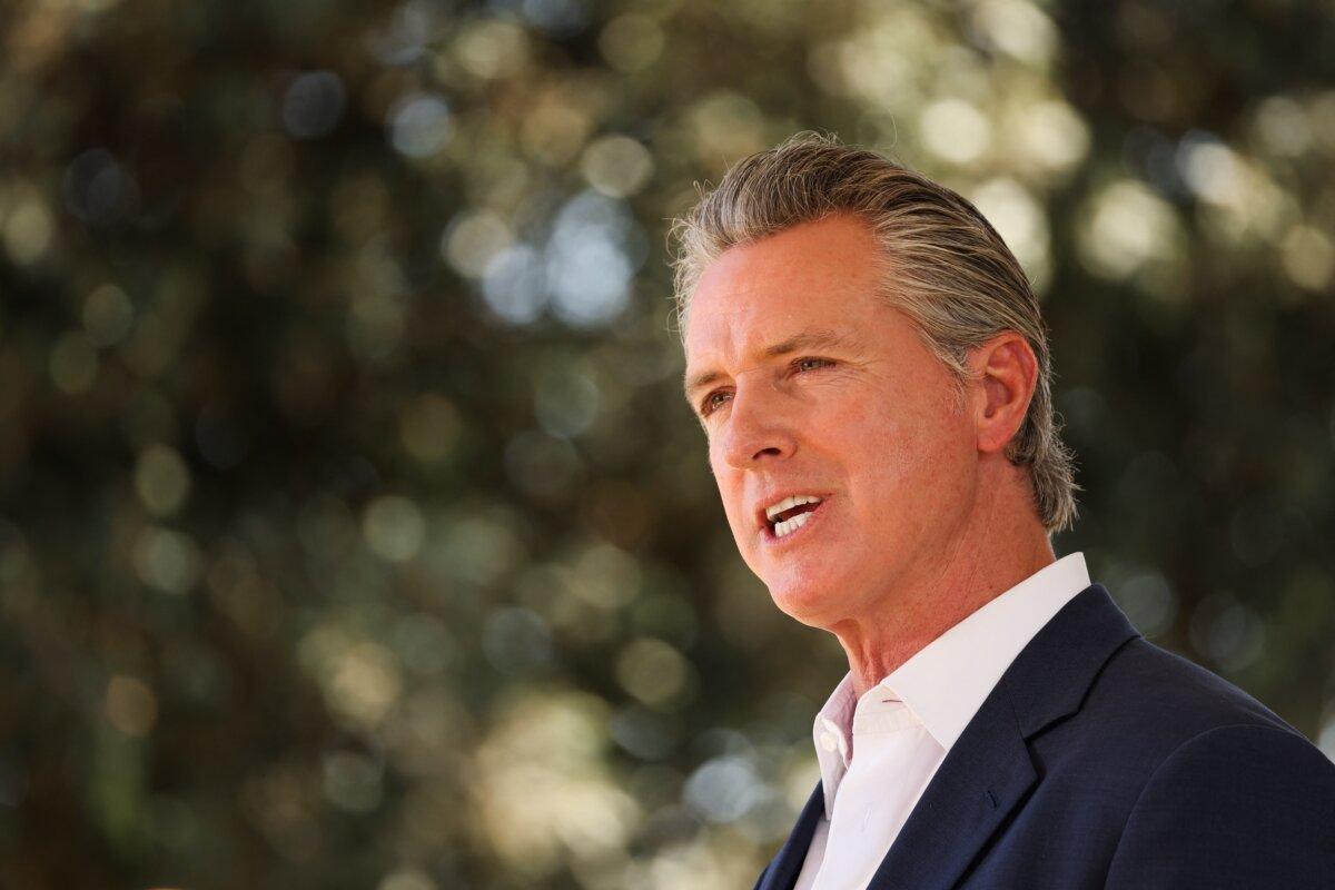 Political Leaders Across Parties Condemn Killing of Charlie Kirk 2 image?url=https%3A%2F%2Fimg.theepochtimes.com%2Fassets%2Fuploads%2F2025%2F07%2F22%2Fid5890788 GettyImages 2224746289