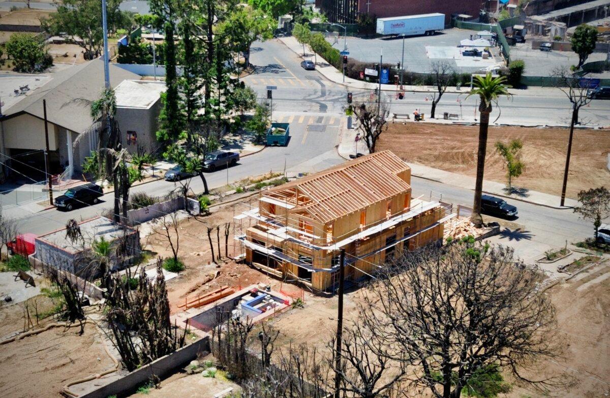 A home is rebuilt in the Pacific Palisades area of Los Angeles on July 9, 2025. (John Fredricks/The Epoch Times)